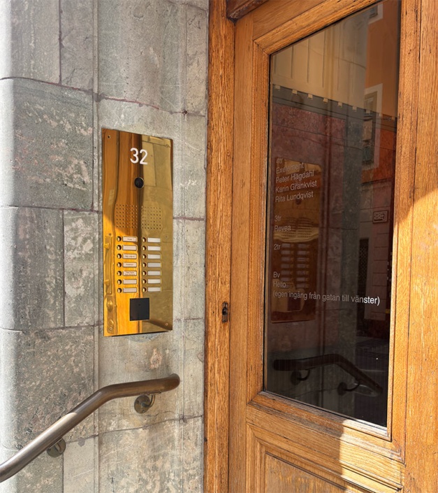 Gamla_Brogatan_32_1 Gamla Brogatan 32 Serie 510 porttelefon