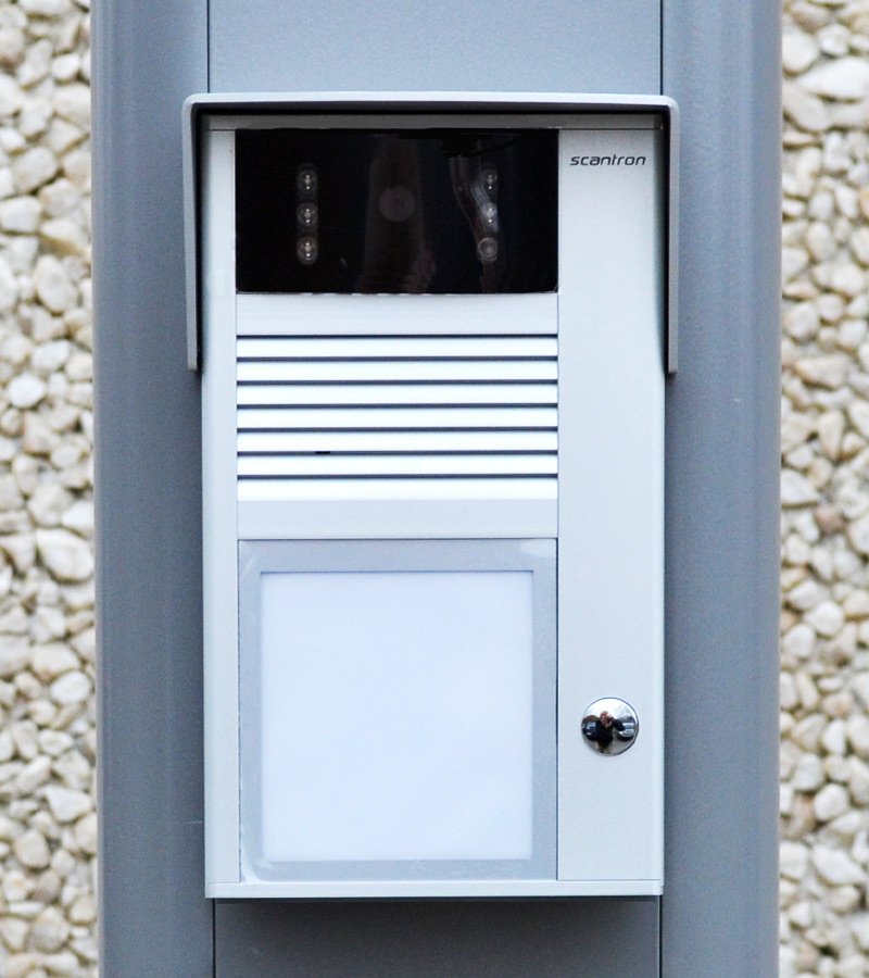 VPAK porttelefon på pelare