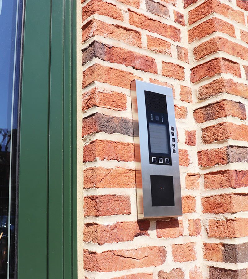 mixcompact digital doerstation 800x900 - Thrige-Firkanten - Odense